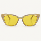 Vaughn C6 — lunettes de soleil femme à forme papillon, monture translucide rayée et verres jaunes, vue de face.