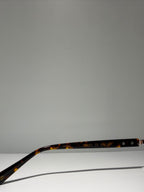 FINLEY C6, détail de la référence et des dimensions 53–17–143 gravées sur la branche intérieure à motif écaille