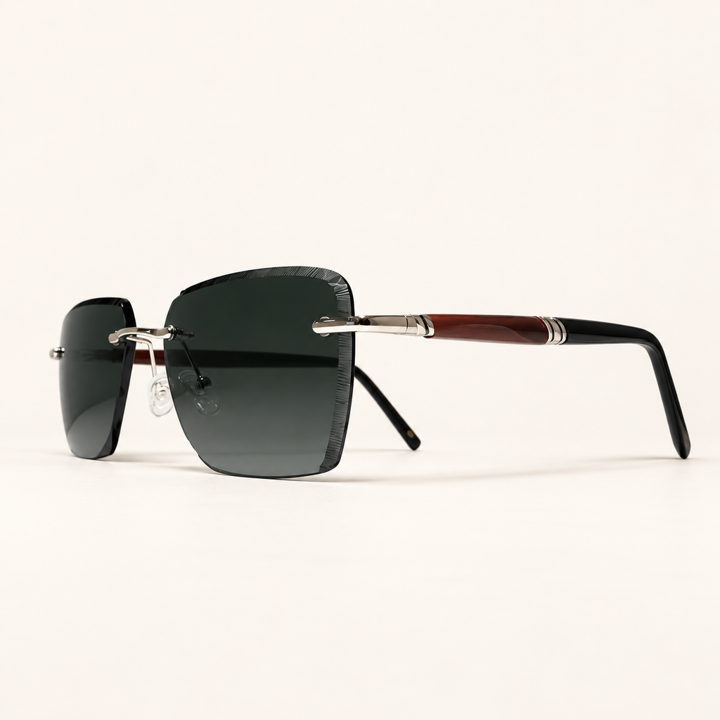SILAS C2, vue de trois quarts des verres aux contours striés, du pont argenté et des branches brun rouge et noir