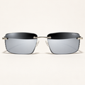 SOLEN C2, lunettes de soleil mixtes aux verres à effet miroir gris et aux contours facettés, vue de face